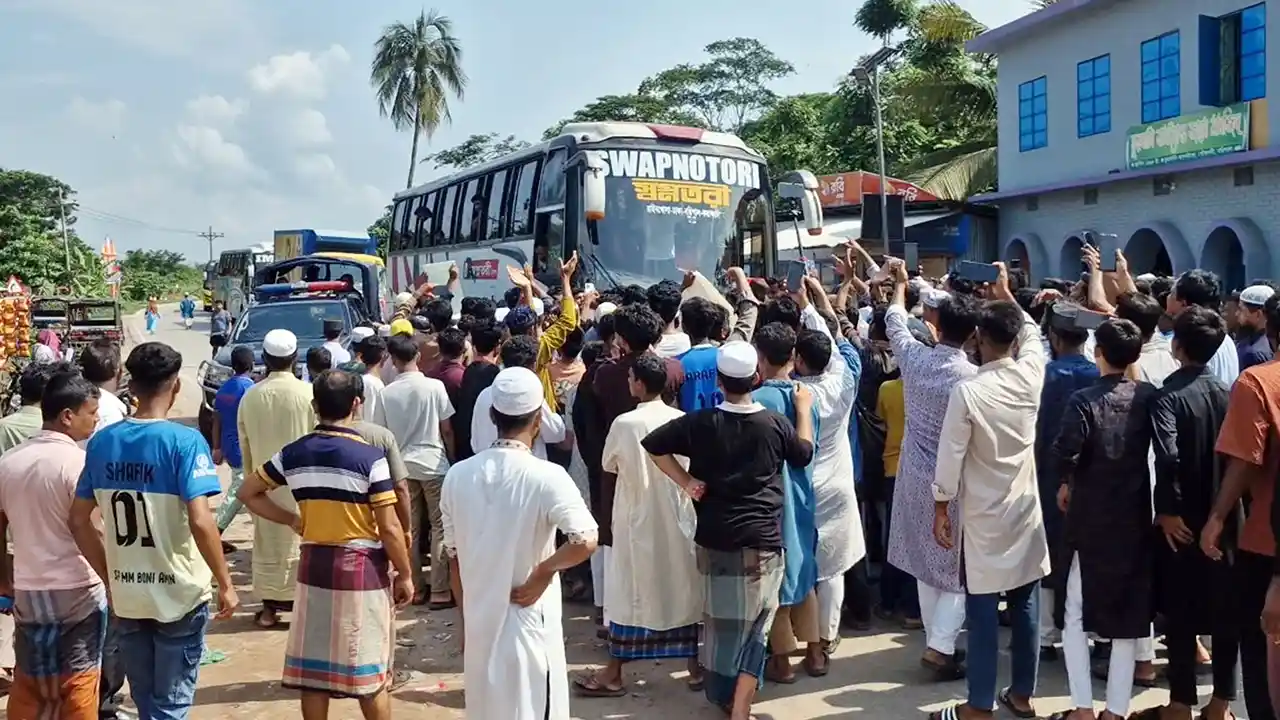 ঢাকা-বরিশাল মহাসড়ক অবরোধ