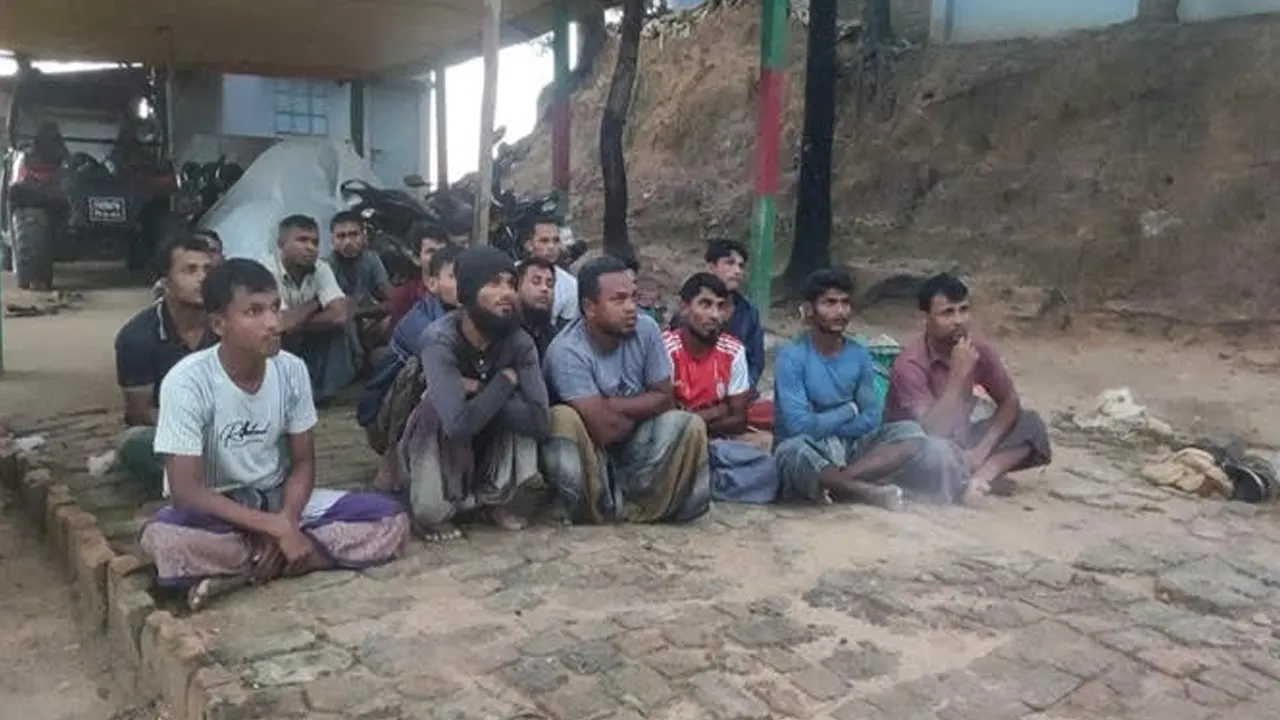 কক্সবাজারে ১৯ রোহিঙ্গা আটক