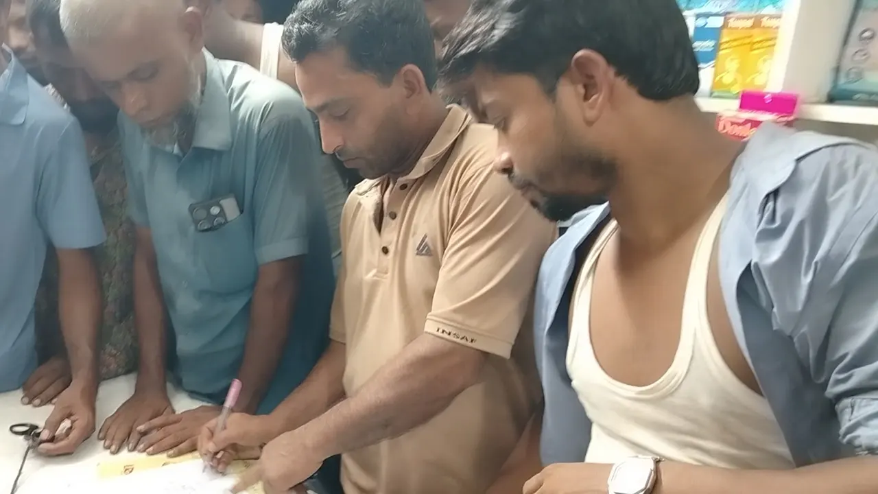চাঁদা দাবির’ অভিযোগে বিএনপির দুই নেতাকে গণপিটুনি