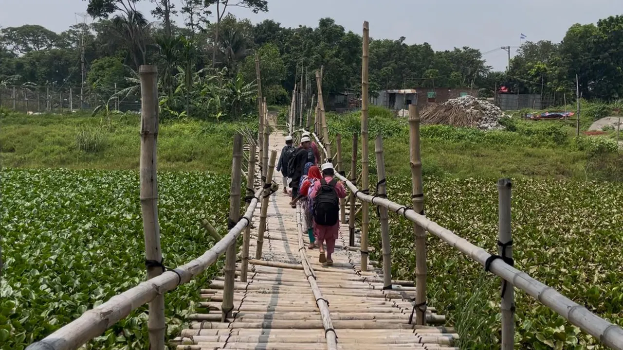 ৪ বছরেও শেষ হয়নি সেতু নির্মাণ কাজ