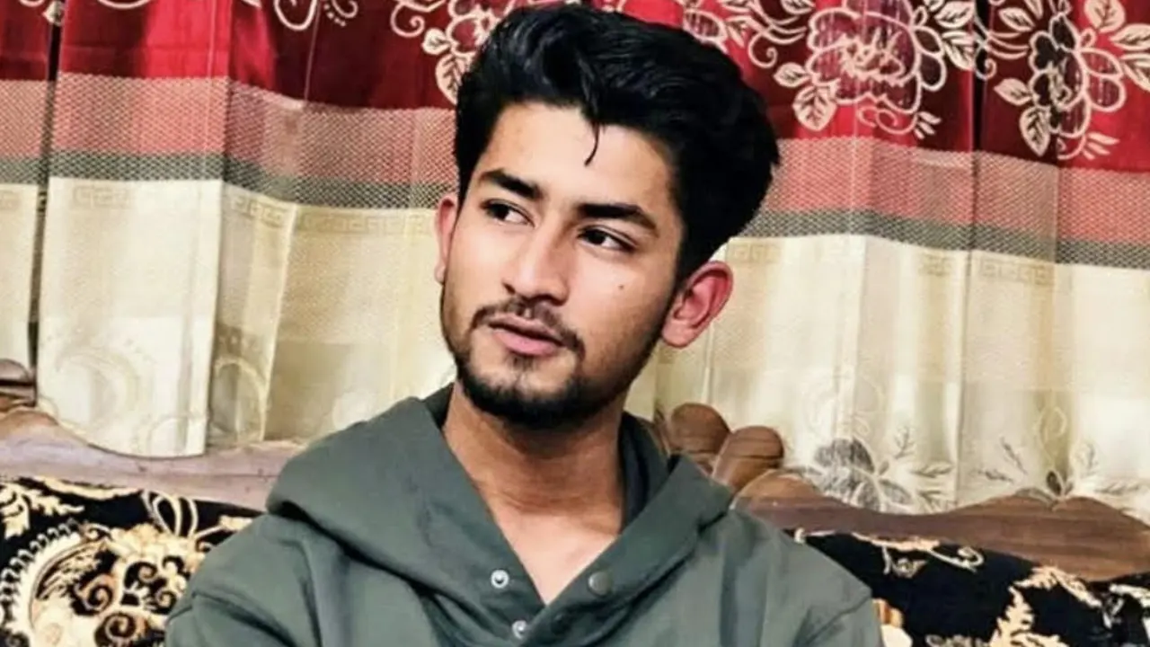 কিশোরী প্রেমিকার ছুরিকাঘাতে যুবক নিহত