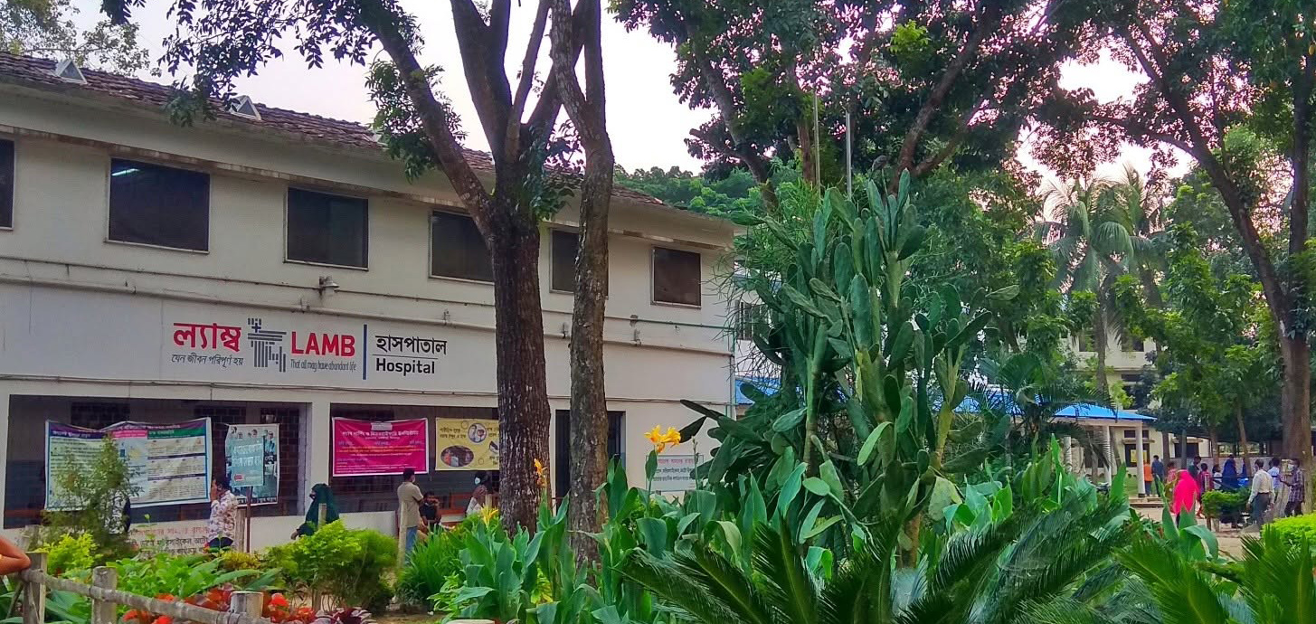 হাসপাতালে চিকিৎসা ব্যয়ের জন্য আটকে রাখা মায়ের মুক্তি