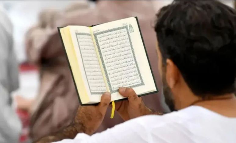 হতাশা থেকে মুক্তি দিতে পারে কোরআনের এই ১০ আয়াত