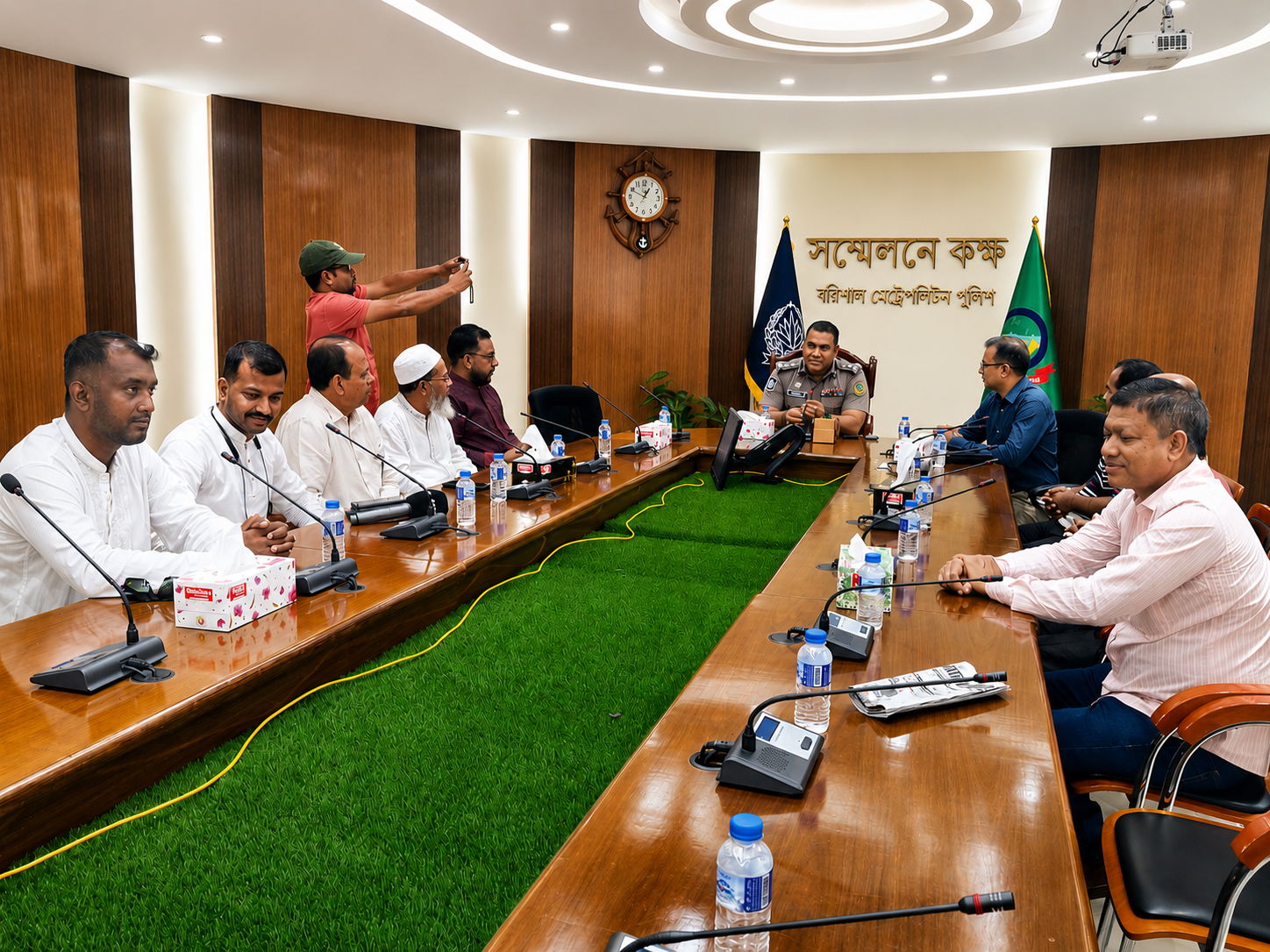 প্রকাশক ও সম্পাদক পরিষদের সঙ্গে বরিশাল মেট্রোপলিটন পুলিশ কমিশনারের মতবিনিময় সভা