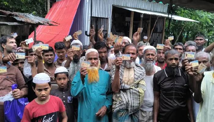 নাম আছে তালিকায়, তবু মিলছে না সরকারি চাল