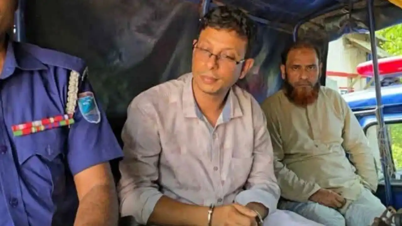 নরসিংদীতে শিশুর পা মুচড়ে দেওয়ার ঘটনায় মামলা, গ্রেপ্তার ২