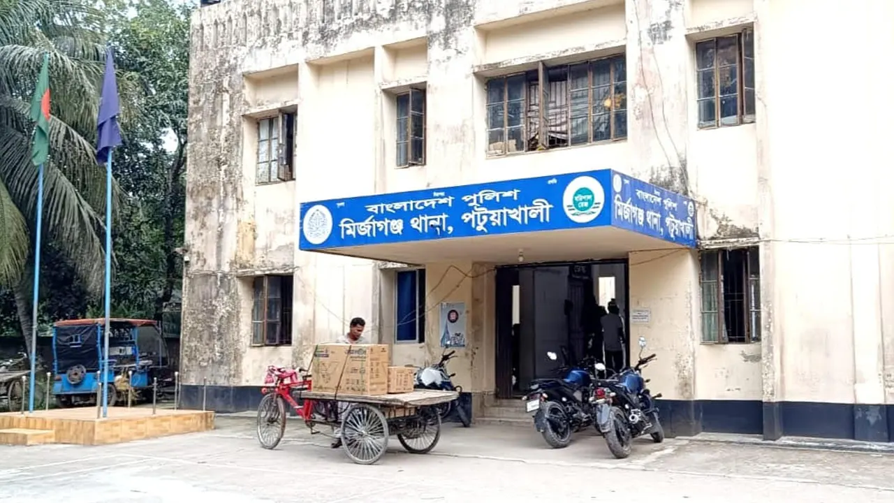 ঘুমন্ত বাবাকে হত্যা, ছেলে গ্রেপ্তার