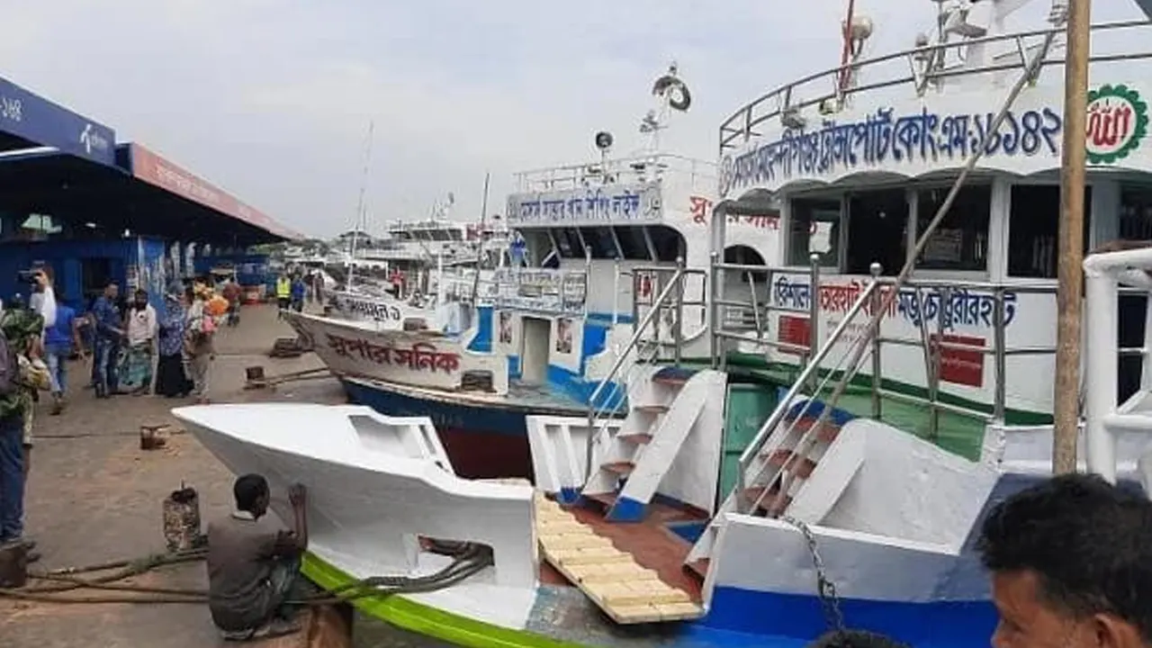 ভোলার ৫ নৌরুটে লঞ্চ চলাচল বন্ধ