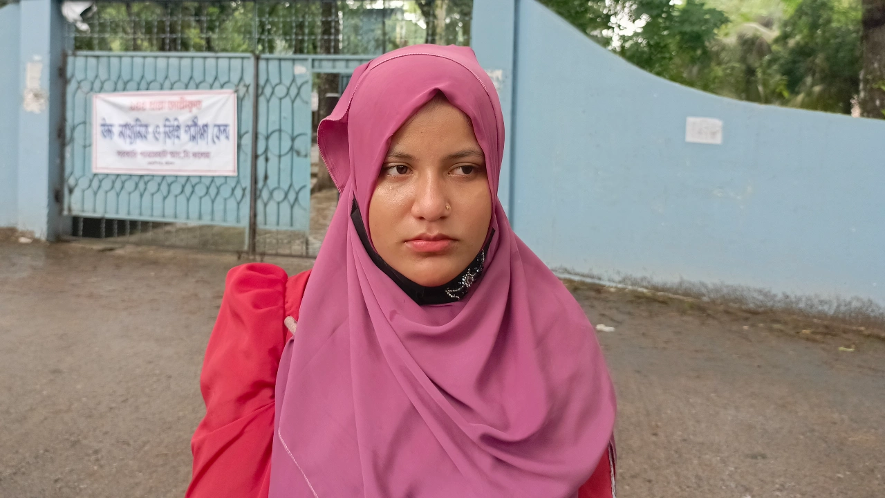 প্রবেশপত্রের ভুলে পরীক্ষা দিতে পারলেন না রিপা