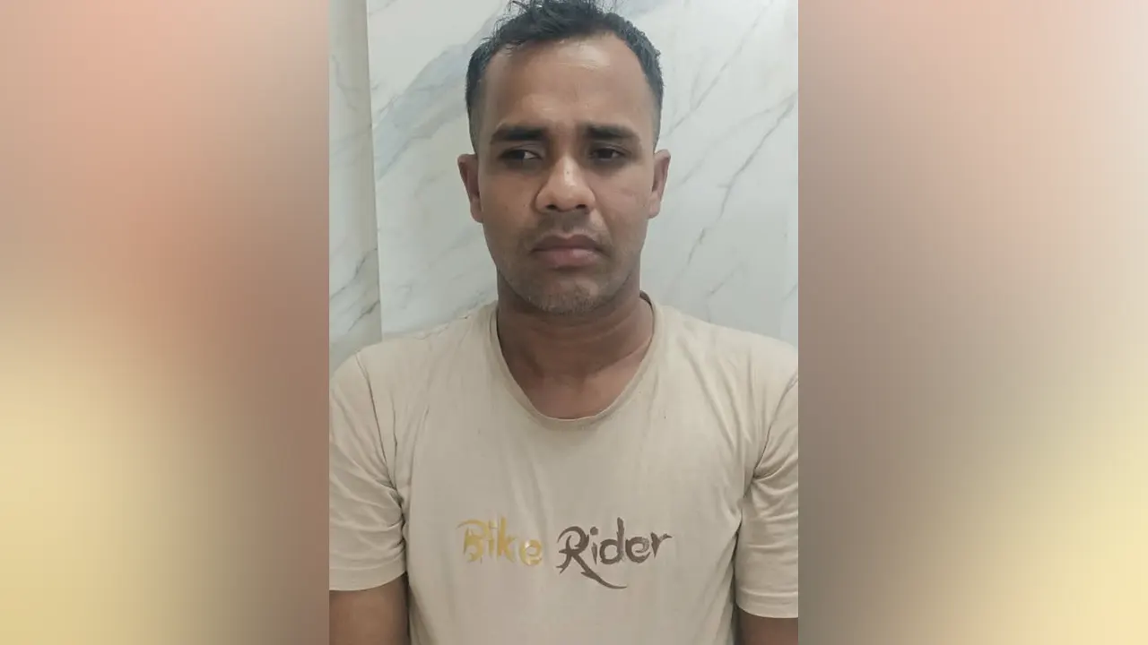 চলন্ত বাসে নারী শ্রমিককে ধর্ষণচেষ্টা, চালক গ্রেপ্তার