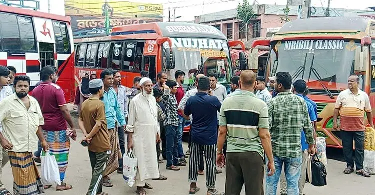 বরিশাল থেকে সব রুটের বাস চলাচল বন্ধ