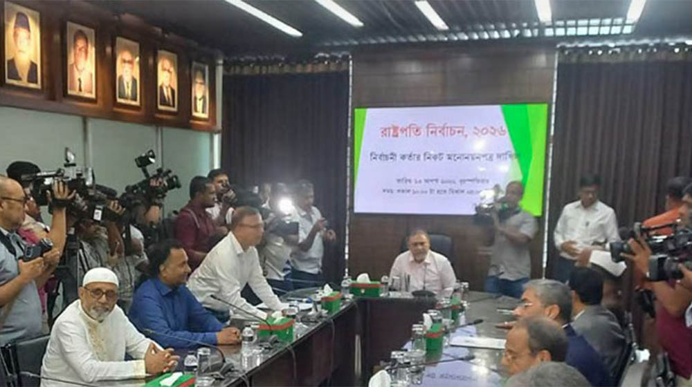 রাষ্ট্রপতি পদে মির্জা ফখরুলের মনোনয়নপত্র জমা দিয়েছে বিএনপি