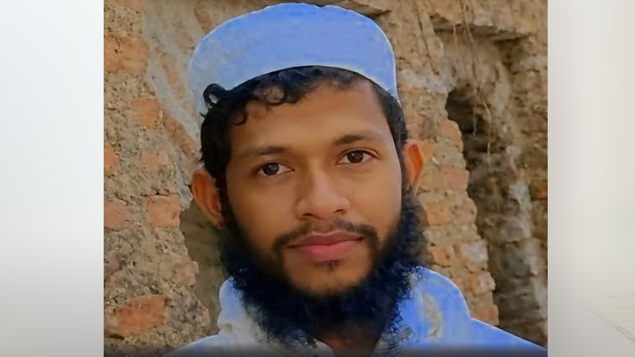 ফজরের নামাজে সেজদায় গিয়ে আর উঠলেন না ইমাম