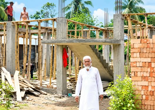 গৌরনদীতে আদালতে মামলা চললেও বিরোধপূর্ণ জমিতে ভবন নির্মাণের অভিযোগ
