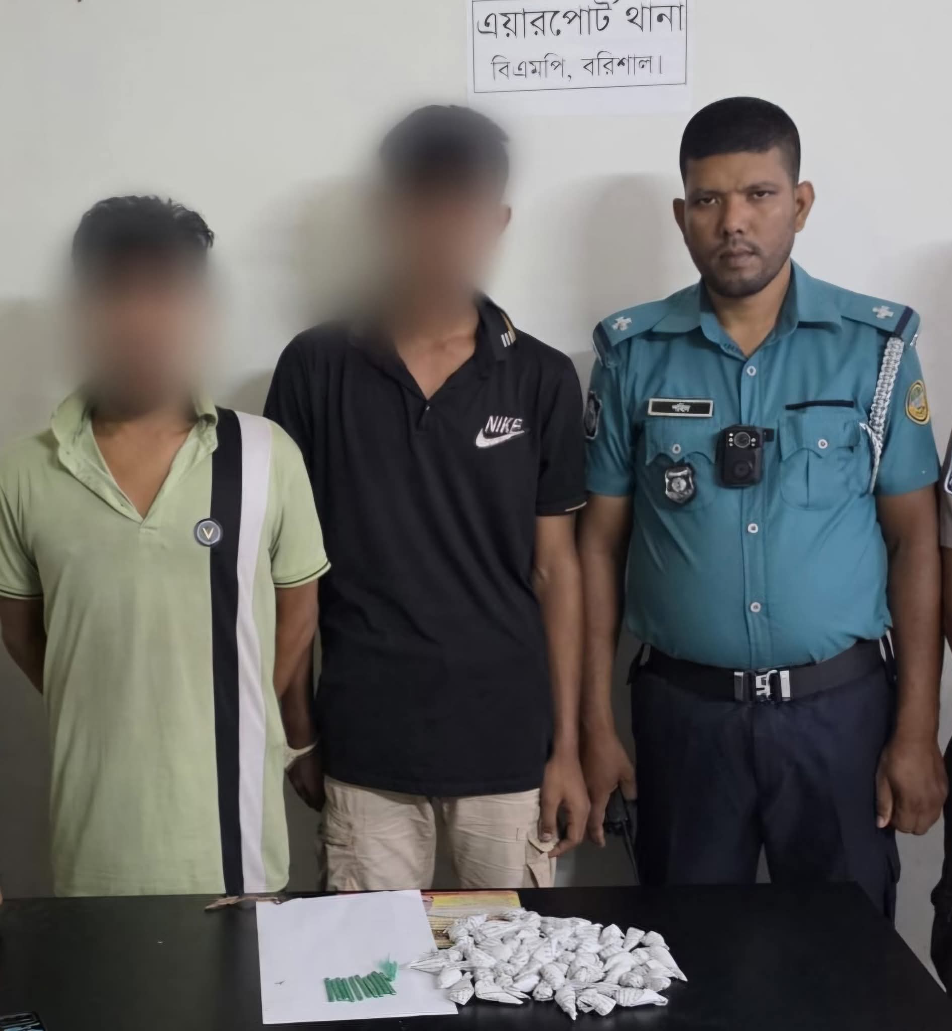 এয়ারপোর্ট থানার অভিযানে ইয়াবা-গাঁজাসহ আটক ২