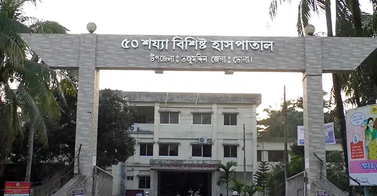 মেঘনা নদীতে মাছ ধরতে গিয়ে বজ্রপাতে জেলের মৃত্যু