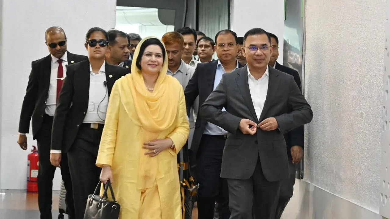 দেশে ফিরেছেন প্রধানমন্ত্রী