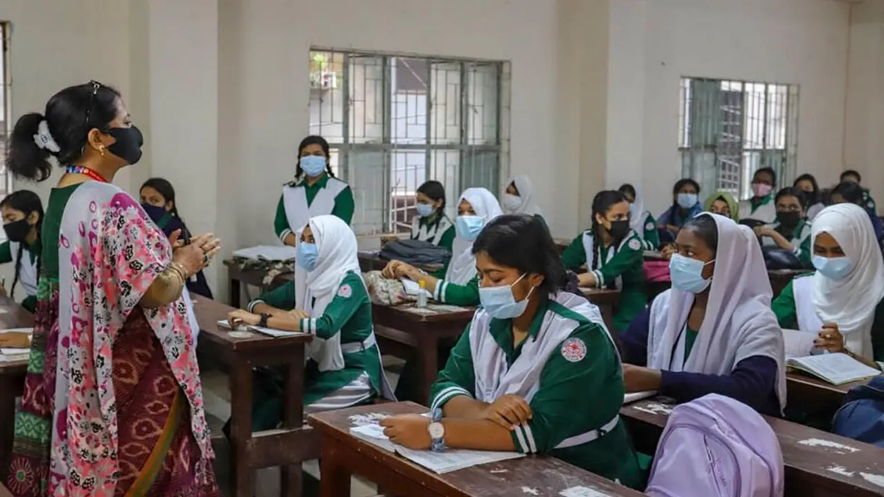 নতুন পে-স্কেলের সুবিধা পাবেন এমপিওভুক্ত শিক্ষক-কর্মচারীরাও