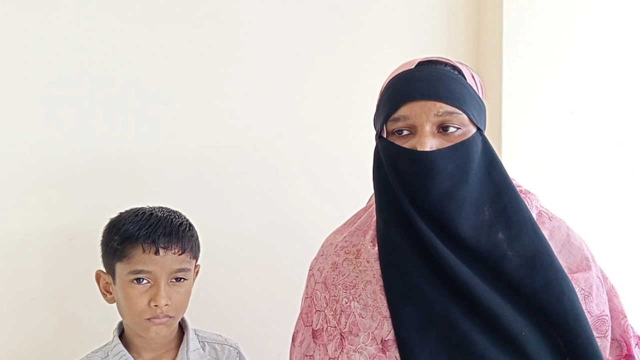 পিরোজপুরে প্রতিবন্ধী কার্ডে ‘দালাল ফি’ ৫ হাজার টাকা