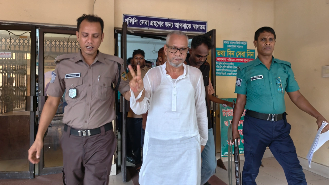 বরিশাল বাস মালিক সমিতির সাবেক সভাপতি গ্রেপ্তার
