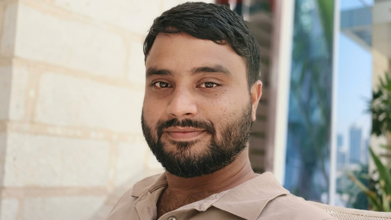 ‘ভিডিও ছড়িয়ে দেওয়ার’ ভয় দেখিয়ে টাকা নিলেন নিষিদ্ধ যুবলীগ নেতা