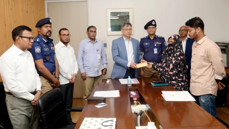 এসআই আলতাফ হত্যাকাণ্ডে জড়িতদের দ্রুত গ্রেপ্তারের নির্দেশ স্বরাষ্ট্রমন্ত্রীর