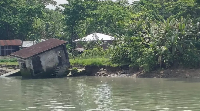 বরিশালে ৮ নদীর ৬০ কিলোমিটারজুড়ে তীব্র ভাঙন