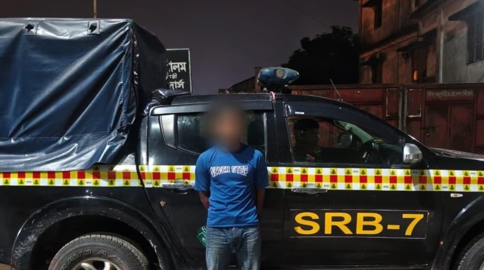 লালমোহনে ১৩ বছরের শিশুকে ধর্ষণের মামলা: চট্টগ্রাম থেকে প্রধান আসামি গ্রেপ্তার