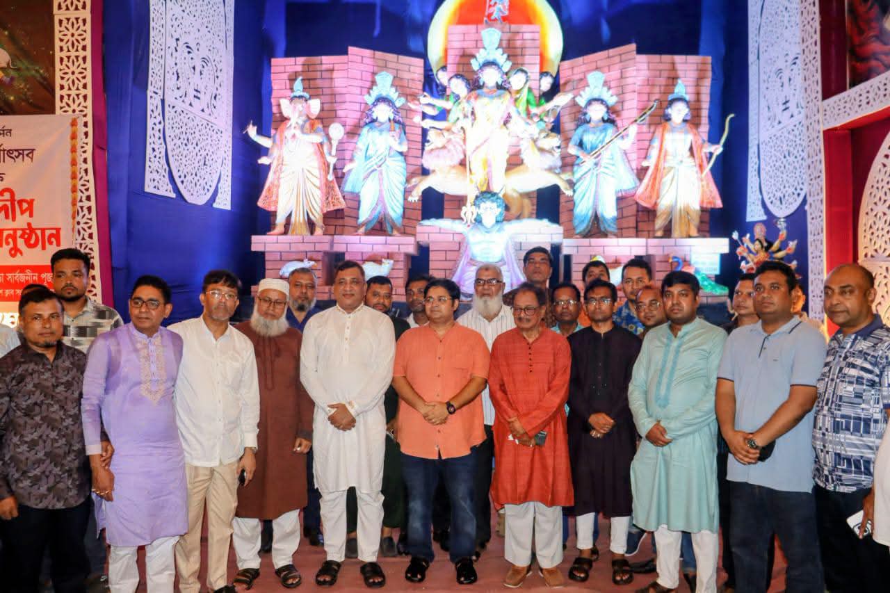ভোলায় শারদীয় দুর্গাপূজা উপলক্ষে বিভিন্ন পূজামণ্ডপ পরিদর্শন করলেন সম্মানিত পুলিশ সুপার