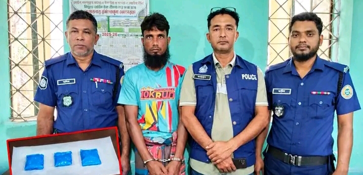 মুলাদীতে ব্যাপারীর হাট লঞ্চঘাট থেকে ৫০০ পিস ইয়াবাসহ মাদক ব্যবসায়ী গ্রেফতার