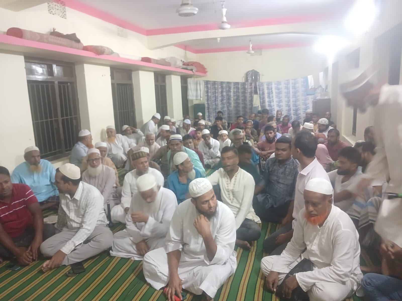 উজিরপুরে আটিপাড়া নূরানী ও হাফিজী মাদ্রাসার উন্নয়ন নিয়ে মতবিনিময়