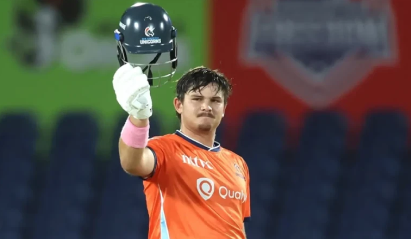 গেইলের বিশ্ব রেকর্ড ভেঙে টি-টোয়েন্টিতে ১৮৮ প্রিটোরিয়াসের