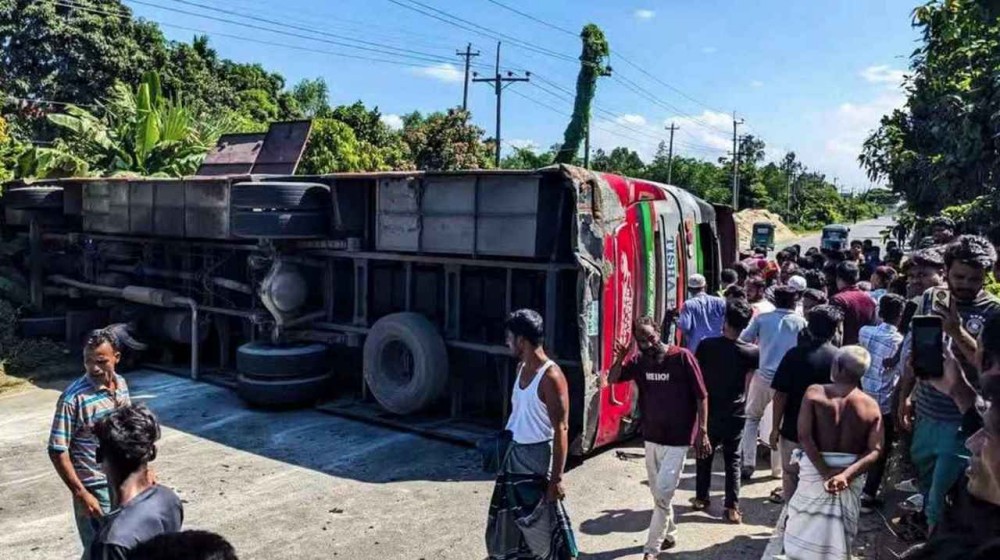 সেপ্টেম্বরে সড়কে ঝরল ৪২৩ প্রাণ