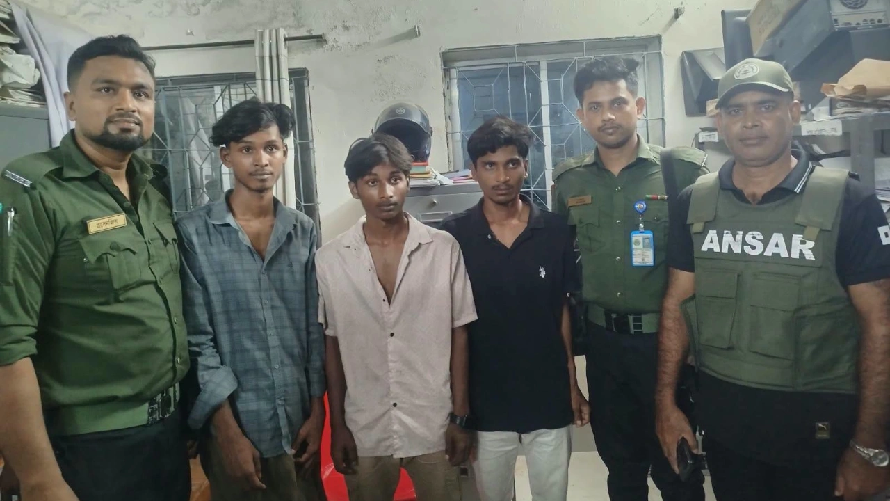 ঝালকাঠিতে ইয়াবাসহ গ্রেপ্তার ৩