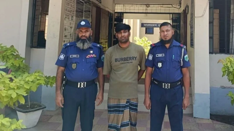 বগুড়ায় ‘জয় বাংলা, জয় বঙ্গবন্ধু’ স্লোগান দেওয়া ছাত্রলীগ নেতা গ্রেপ্তার